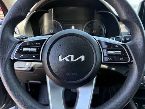 Used 2024 Kia Forte LXS FWD image 17