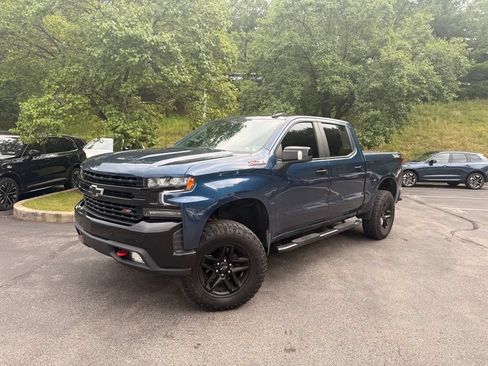 Used 2021 Chevrolet Silverado 1500 LT Trail Boss w/ Convenience Package II AWD/4WD image 2
