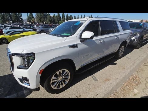 Used 2023 GMC Yukon XL SLT w/ SLT Premium Package RWD image 6
