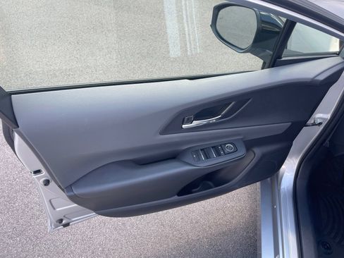 Used 2025 Toyota Prius XLE FWD image 23