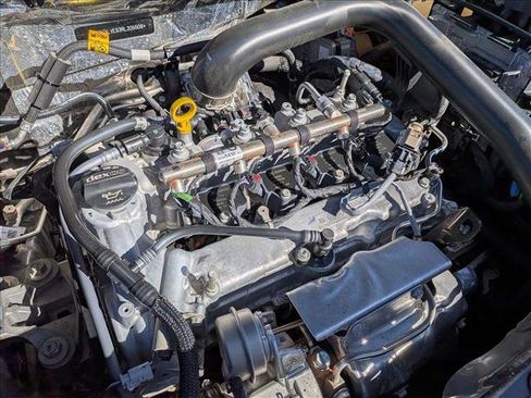 Used 2024 GMC Terrain SLT image 21