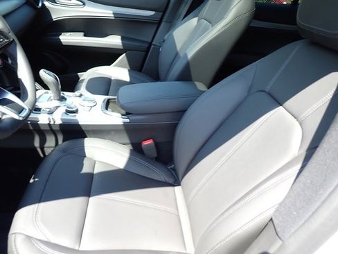 New 2025 Alfa Romeo Stelvio Sprint image 12