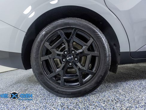 Used 2025 Kia Carnival SX Prestige FWD image 47