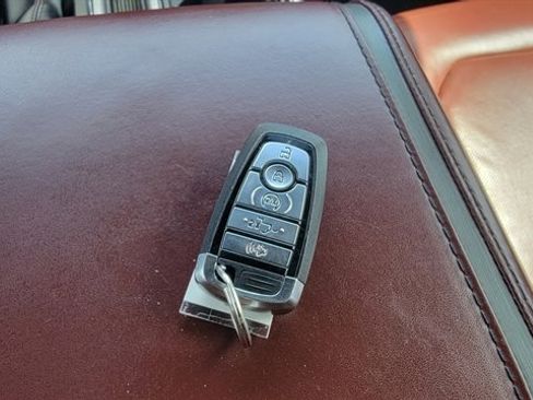 Used 2019 Ford F150 Platinum w/ Technology Package AWD/4WD image 21