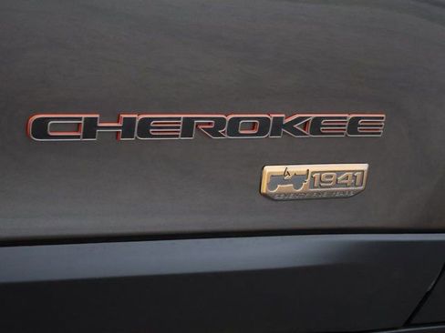 Used 2017 Jeep Cherokee 75th Anniversary image 9