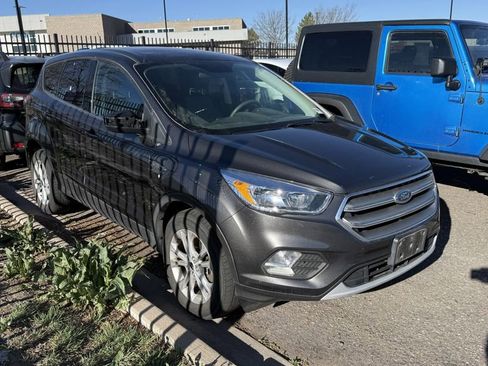Used 2017 Ford Escape SE AWD/4WD image 1