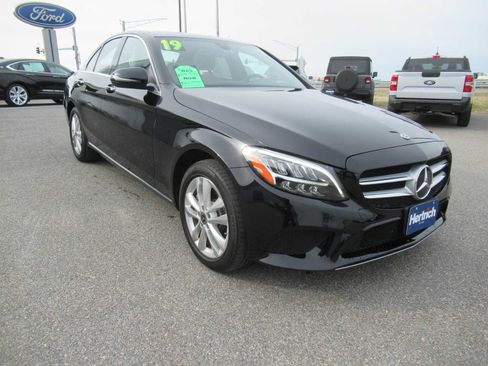 Used 2019 Mercedes-Benz C 300 4MATIC Sedan image 3