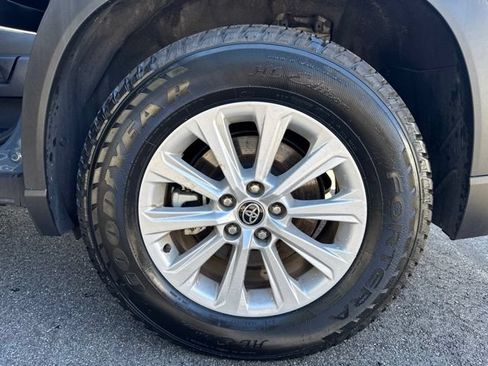 Used 2025 Toyota Grand Highlander AWD image 8