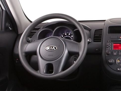 Used 2013 Kia Soul + w/ Audio Pkg FWD image 4