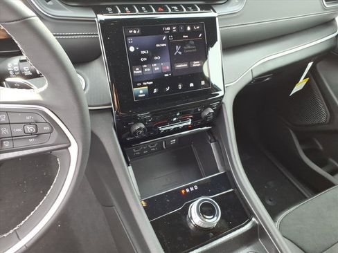 New 2025 Jeep Grand Cherokee L Altitude image 16