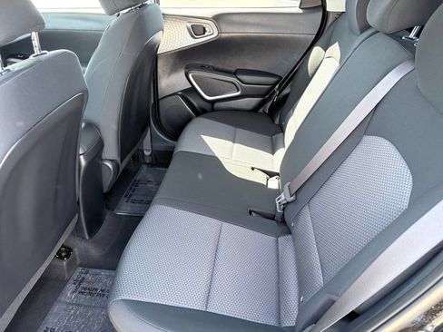 Used 2025 Kia Soul S FWD image 7