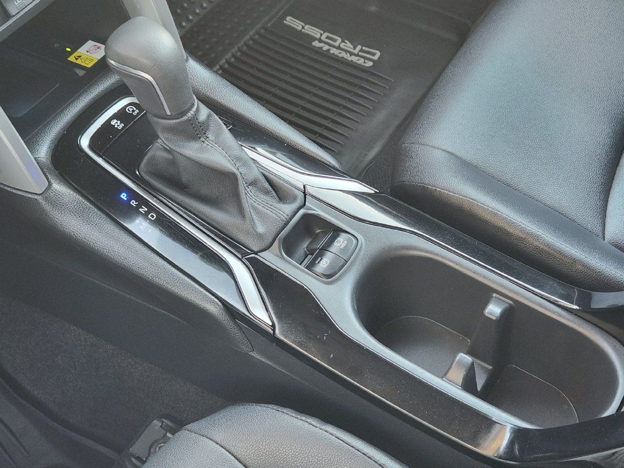 Used 2023 Toyota Corolla Cross XLE FWD image 19