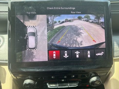 Used 2023 Jeep Grand Cherokee L Limited w/ Luxury Tech Group II image 9