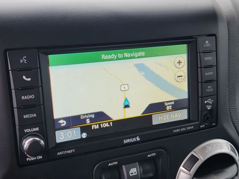 Used 2017 Jeep Wrangler Unlimited Sahara w/ Connectivity Group image 36