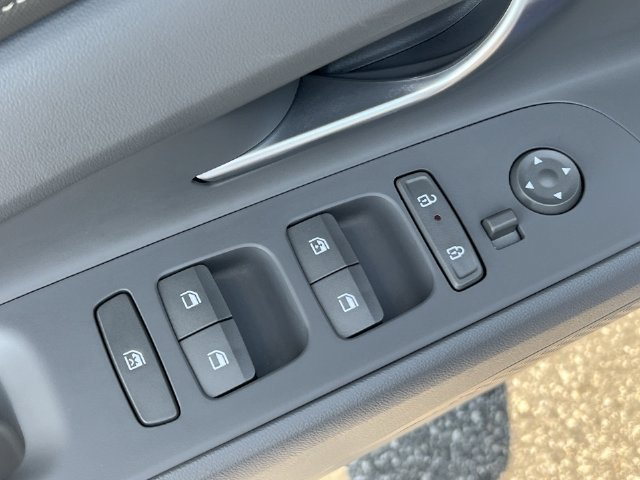 Certified 2025 Hyundai Elantra SEL FWD image 34