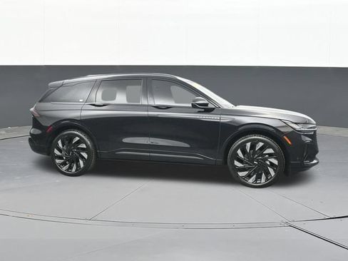 Used 2024 Lincoln Nautilus Reserve w/ Equipment Group 202A AWD/4WD image 17