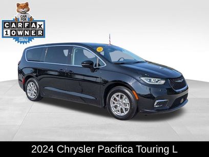 Used 2024 Chrysler Pacifica Touring-L