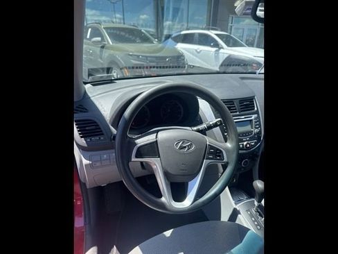 Used 2013 Hyundai Accent GS FWD image 4