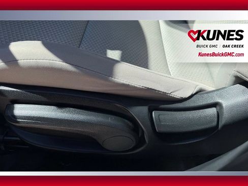 Used 2025 Kia Soul LX w/ LX Technology Package FWD image 13
