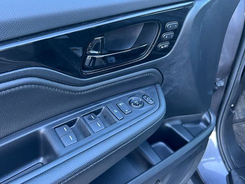 Used 2023 Honda Odyssey Touring image 17