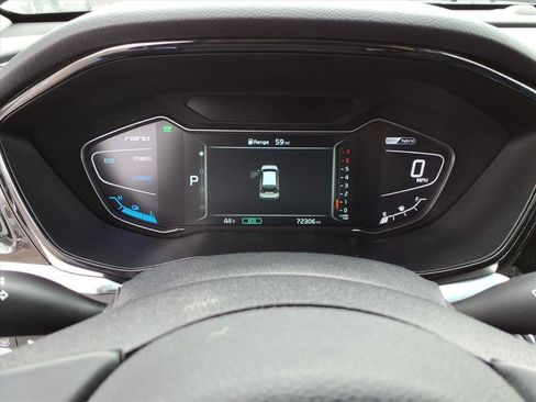 Used 2022 Kia Niro EX Premium image 22