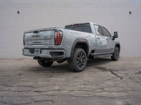 Used 2025 GMC Sierra 2500 AT4 w/ Technology Package AWD/4WD image 7