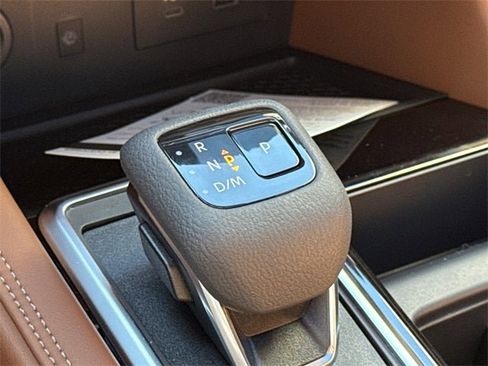 New 2025 Nissan Pathfinder Platinum image 32