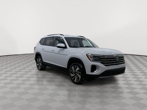 Used 2025 Volkswagen Atlas SE image 13