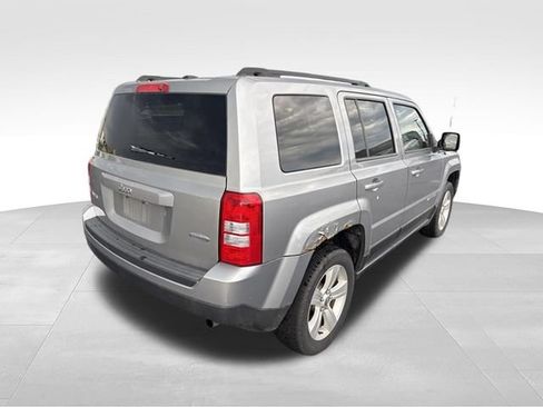 Used 2014 Jeep Patriot Latitude AWD/4WD image 8