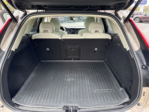 Certified 2023 Volvo XC60 B5 Plus w/ Climate Package AWD/4WD image 34