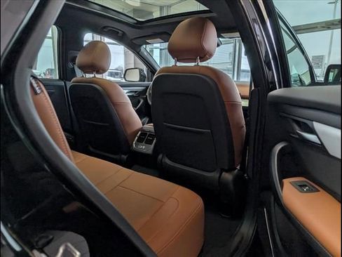 New 2025 VinFast VF 8 Plus image 20