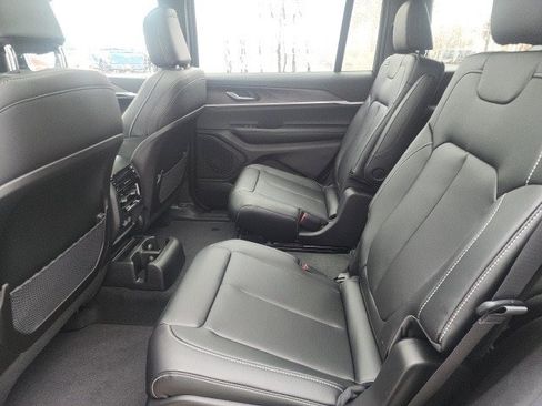 New 2025 Jeep Grand Cherokee L Limited image 20