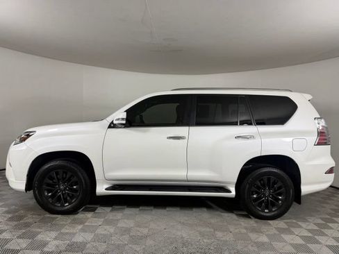 Certified 2022 Lexus GX 460 Premium w/ Premium Package AWD/4WD image 3