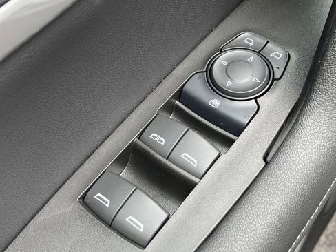 Used 2025 Chevrolet Blazer LT image 17