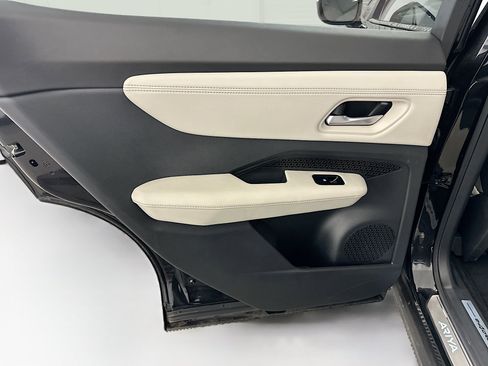 Used 2023 Nissan Ariya AWD image 28