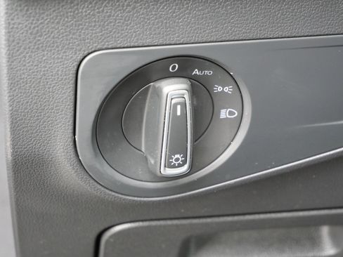 Certified 2022 Volkswagen Tiguan SE image 21