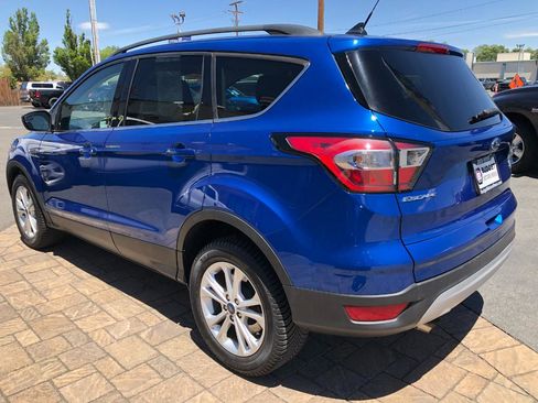 Used 2018 Ford Escape SE w/ SE Sync 3 Package AWD/4WD image 4