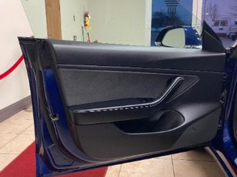 Used 2019 Tesla Model 3 Long Range RWD image 13