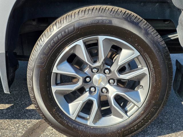 Used 2024 Chevrolet Silverado 1500 LT AWD/4WD image 8