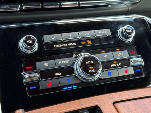 Used 2024 Lincoln Navigator Black Label image 22