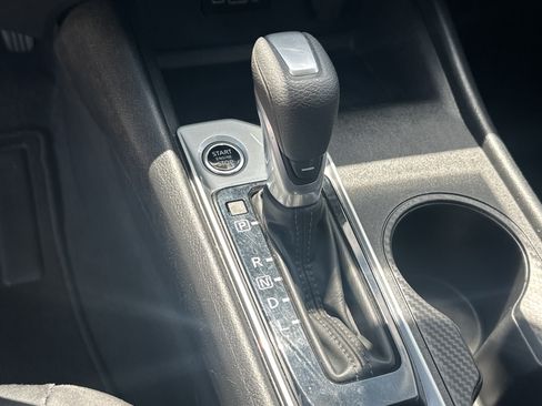 Used 2025 Nissan Altima 2.5 SV FWD image 29