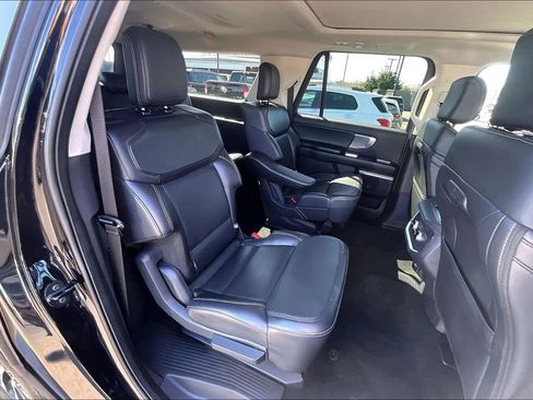 Used 2025 Ford Expedition Max Platinum image 26