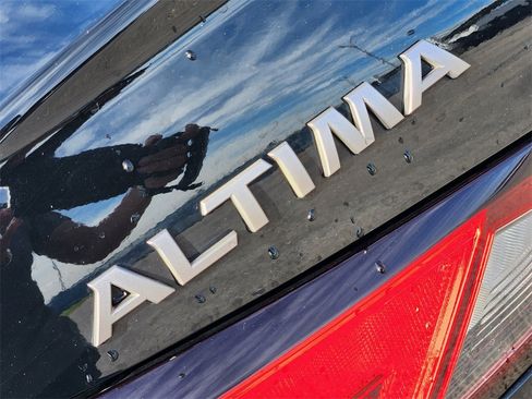 Used 2023 Nissan Altima 2.5 SV image 10