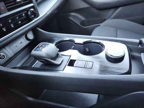 Used 2023 Nissan Rogue S image 20