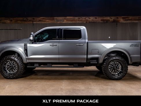 Used 2023 Ford F250 XLT w/ XLT Premium Package image 5