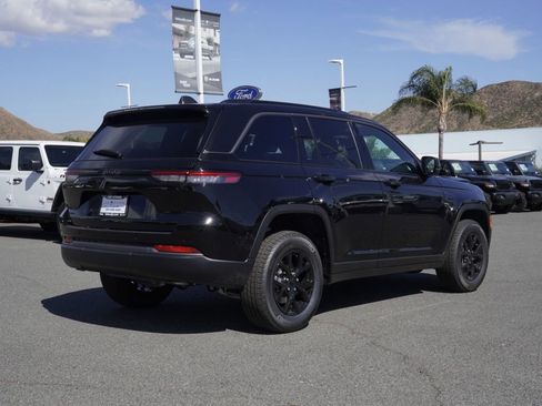 New 2026 Jeep Grand Cherokee Altitude AWD/4WD image 4