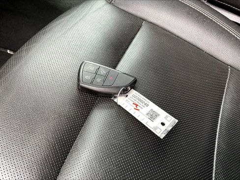 Used 2025 GMC Sierra 1500 SLT image 29