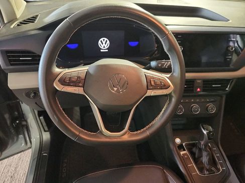 Used 2022 Volkswagen Taos SE FWD image 4