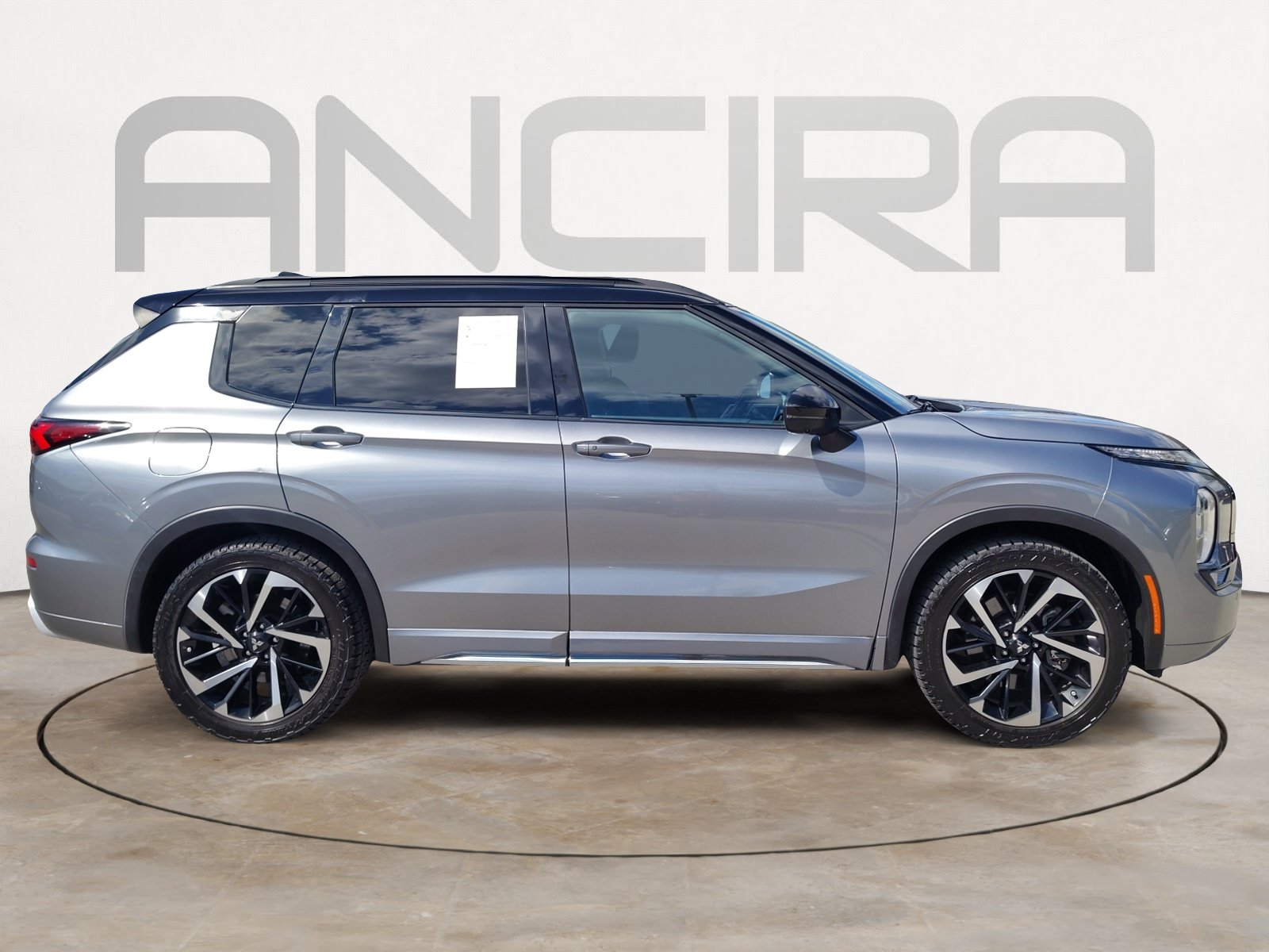 Used 2023 Mitsubishi Outlander SEL FWD image 12
