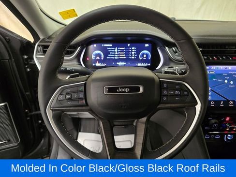 Used 2023 Jeep Grand Cherokee L Limited w/ Black Appearance Package image 16